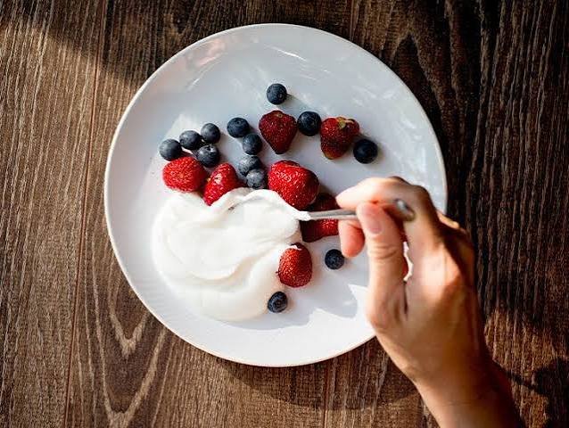 Is Natural Yoghurt a Probiotic? The Truth About Gut-Friendly Dairy